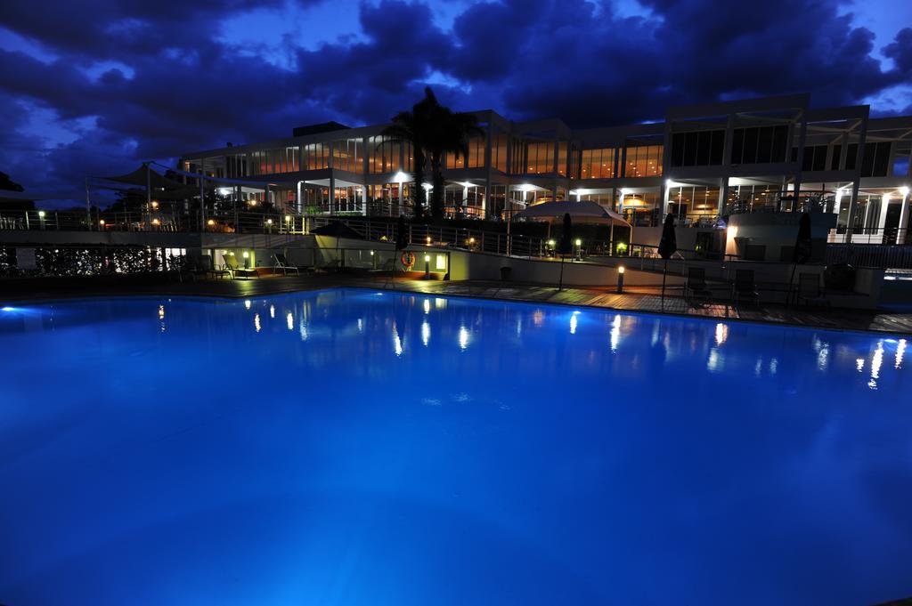 Absolute Beachfront Opal Cove Resort Korora Kültér fotó